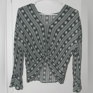 Ellison top size small